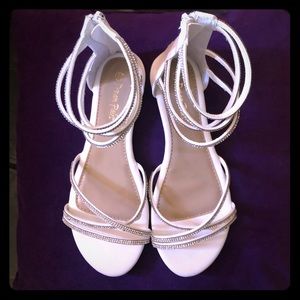 Dream Pairs Jeweled Flats